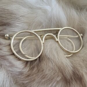 Elegant Vintage Gold-Tone Spectacle Brooch